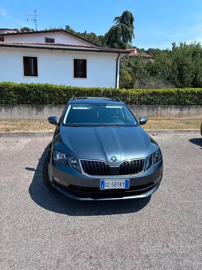 Usata Skoda Octavia G-TEC Ambition 131 CV (96 kW) 2020 Grigio Station wagon