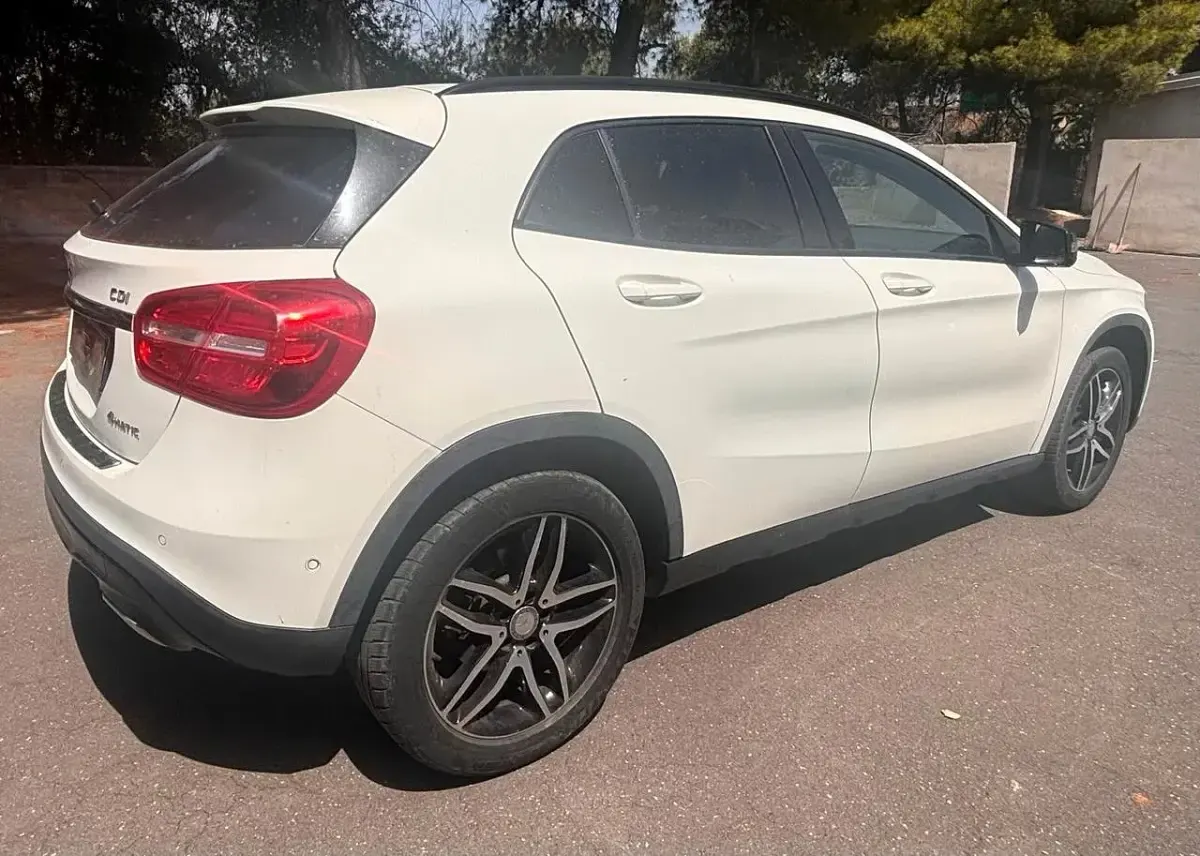 Usata Mercedes GLA200 Premium 135 CV (99 kW) 2015 Bianco SUV