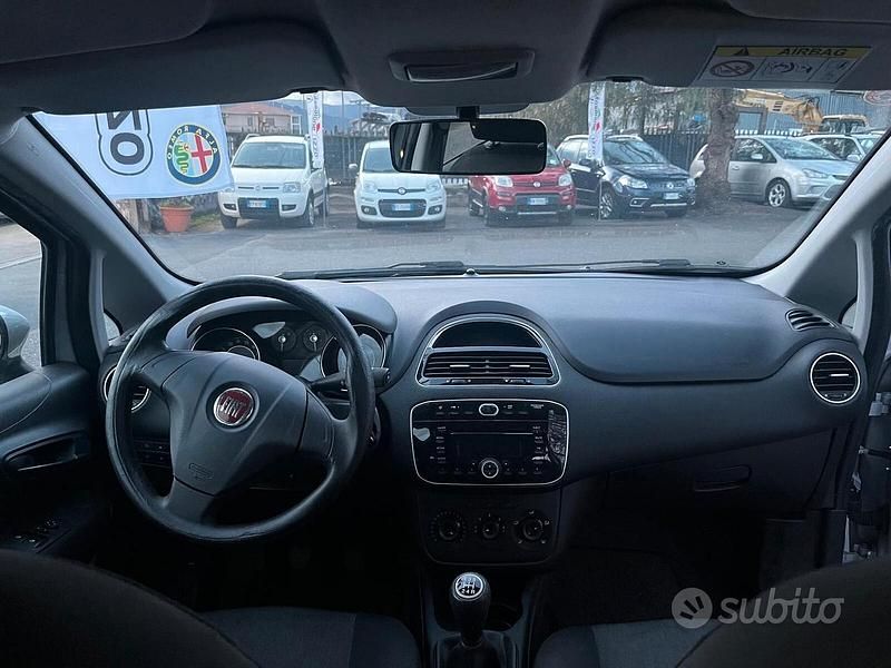 Usata Fiat Punto Street 75 CV (55 kW) 2015 Grigio Berlina