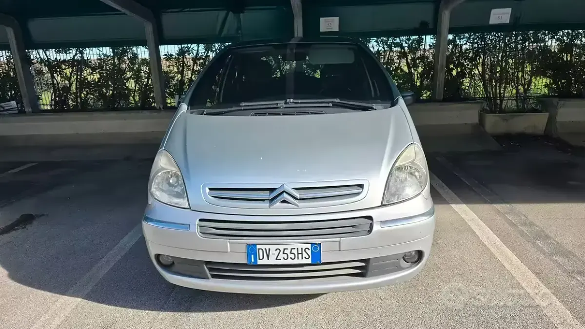 Usata Citroën Xsara Picasso 109 CV (80 kW) 2009 Grigio Monovolume