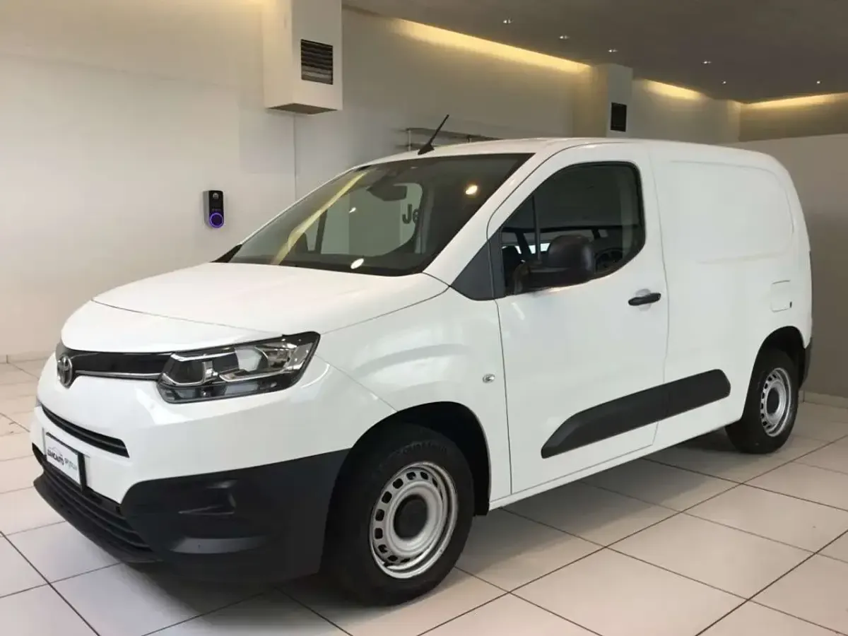 Begagnad Toyota Proace City City 102 HK (75 kW) 2021 Vit Minibuss