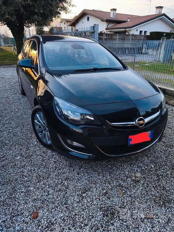 Usata Opel Astra Sport 2015 Nero Station wagon