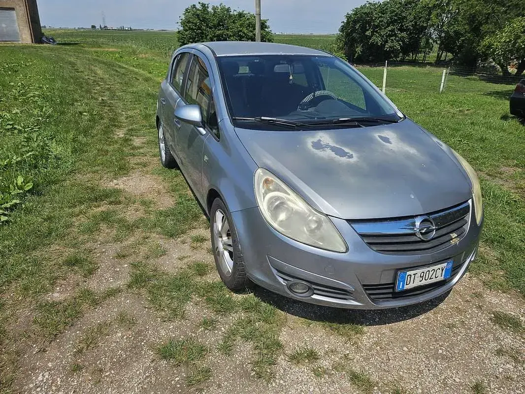 Usata Opel Corsa Enjoy 80 CV (58 kW) 2009 Utilitaria