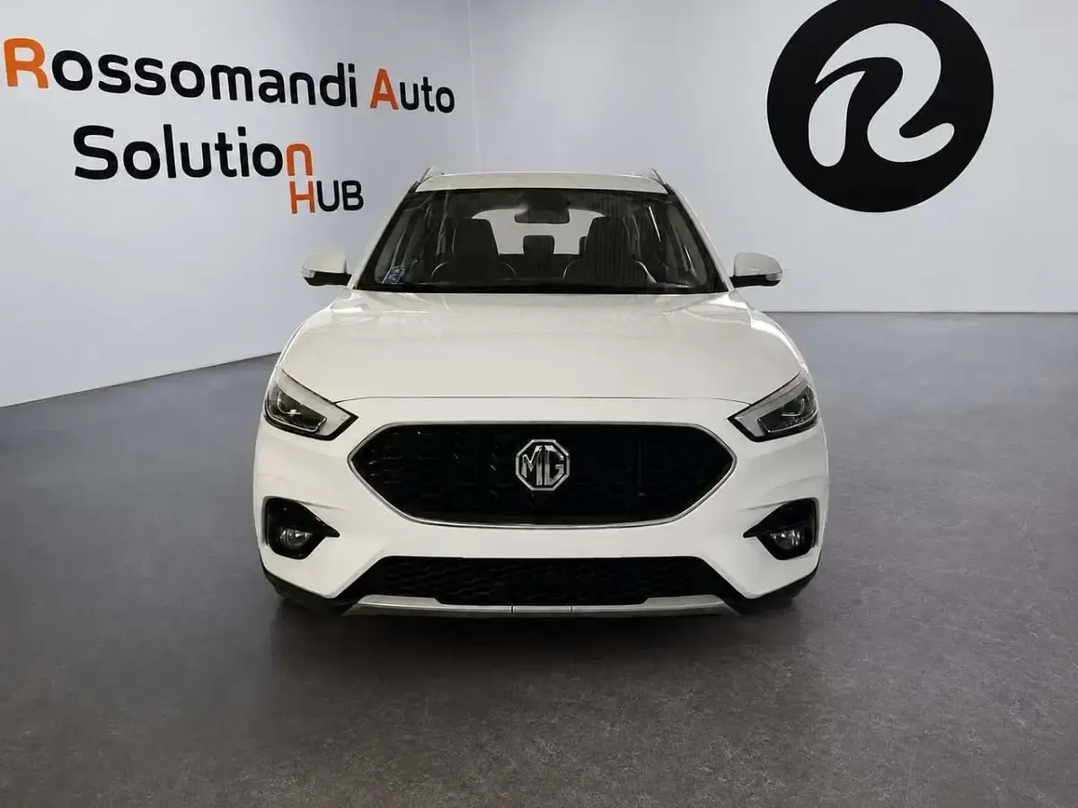 Usata MG ZS Luxury 111 CV (81 kW) 2024 Bianco SUV