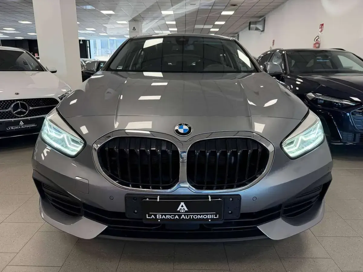 Usata BMW 116 Advantage 109 CV (80 kW) 2022 Grigio Utilitaria
