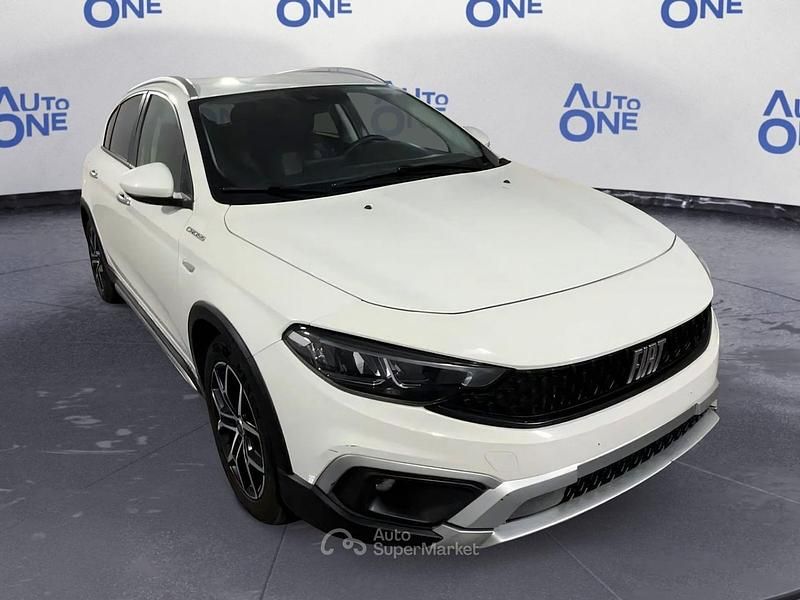 Bianco Usata 2023 Fiat Tipo Cross Tre volumi | 12.990 € (Ottimo prezzo) - Immagine 1/3