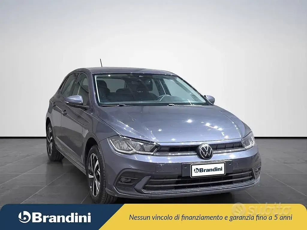 Usata VW Polo Life 80 CV (58 kW) 2023 Grigio Utilitaria