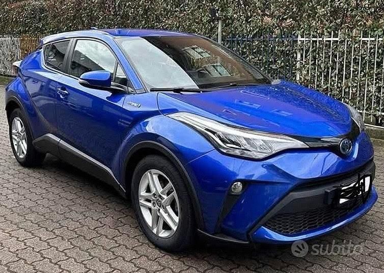 Second-hand Toyota C-HR 98 CP (72 kW) 2021 Albastru SUV