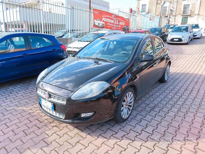 Usata Fiat Bravo 120 CV (88 kW) 2012 Nero Utilitaria