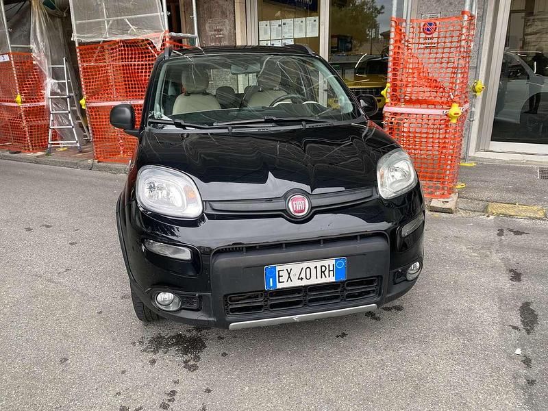 Usata Fiat Panda 4x4 75 CV (55 kW) 2014 Nero vulcano met. Utilitaria