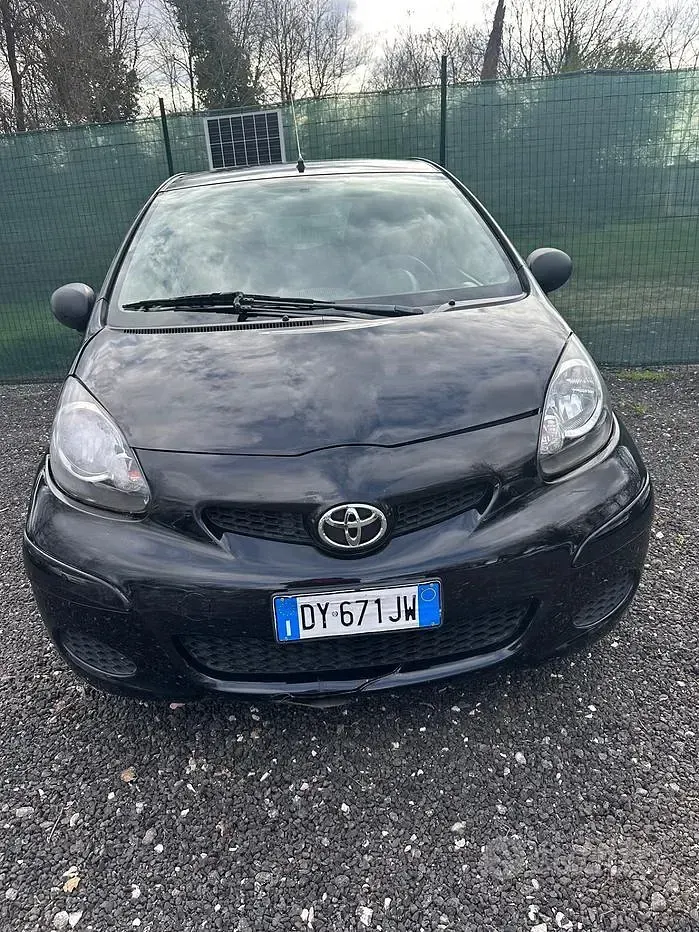 Usata Toyota Aygo 68 CV (50 kW) 2009 Nero Utilitaria