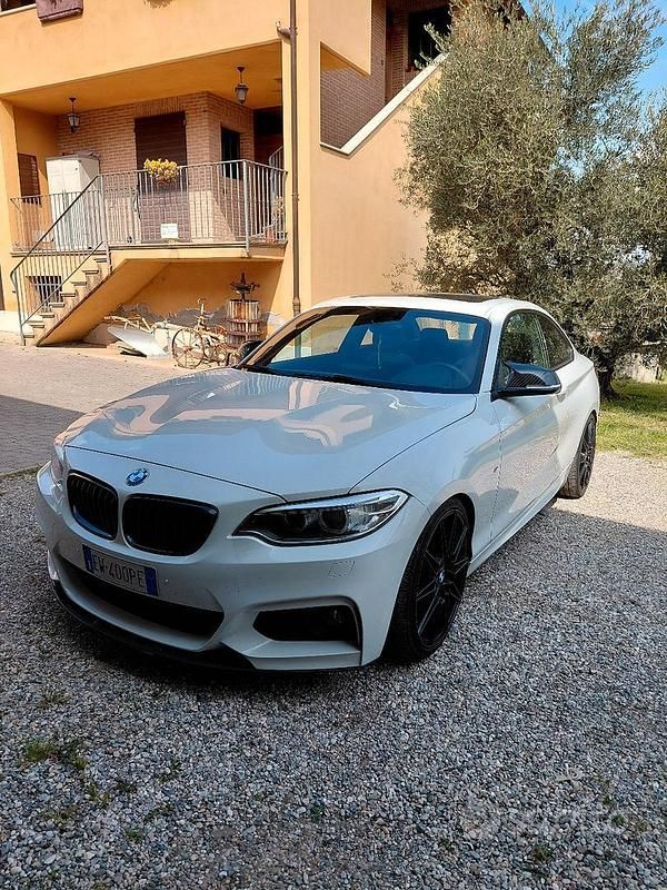 Begagnad BMW 225 2014 Vit Sportkupé