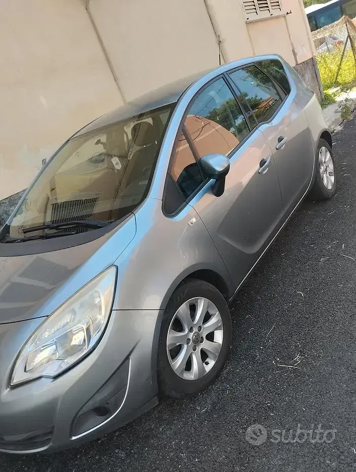 Usata Opel Meriva 95 CV (69 kW) 2013 Nero Monovolume