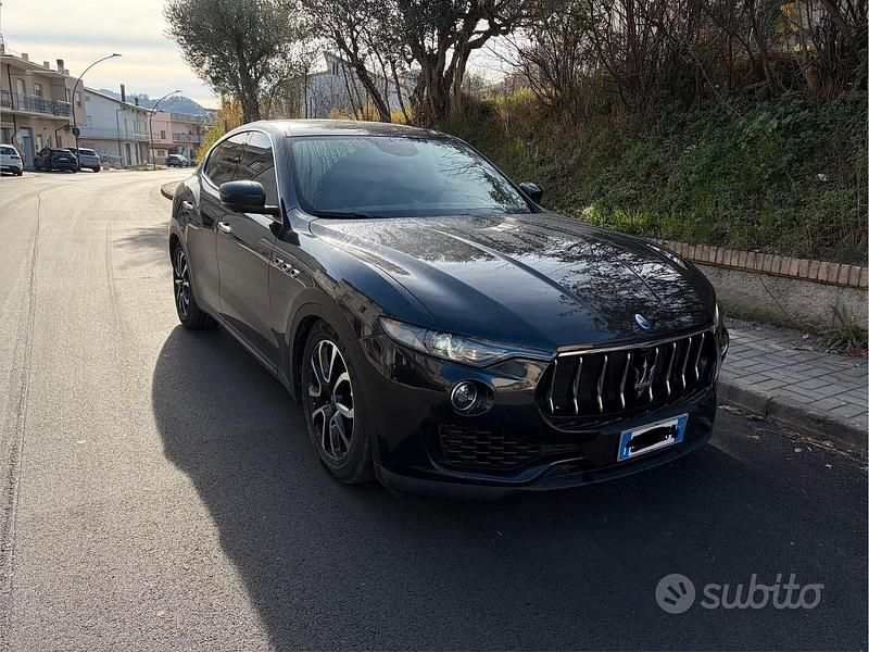Nero Usata 2018 Maserati Levante SUV | 20.500 € (Super prezzo) - Immagine 1/4