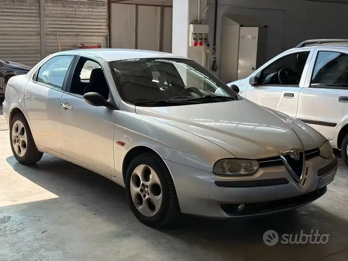 Usata Alfa Romeo 156 Progression 105 CV (77 kW) 2000 Grigio Berlina