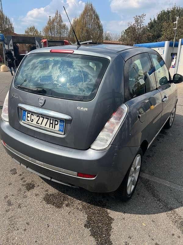 Usata Lancia Ypsilon 69 CV (50 kW) 2011 Blu/azzurro Utilitaria