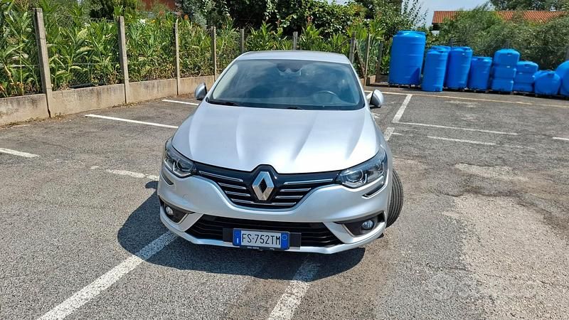 Usata Renault Mégane IV 110 CV (80 kW) 2018 Grigio Berlina