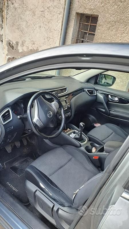 Usata Nissan Qashqai 115 CV (84 kW) 2016 Grigio SUV
