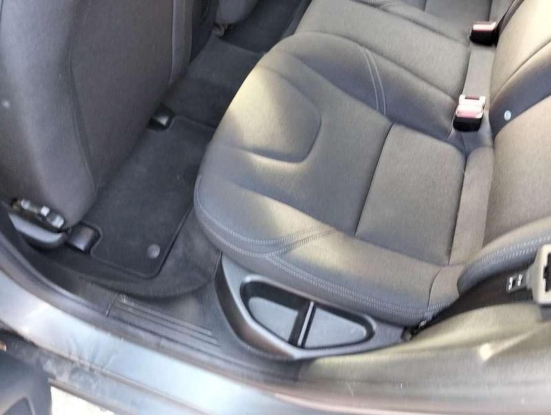 Usata Volvo V40 Kinetic 120 CV (88 kW) 2017 Grigio Station wagon