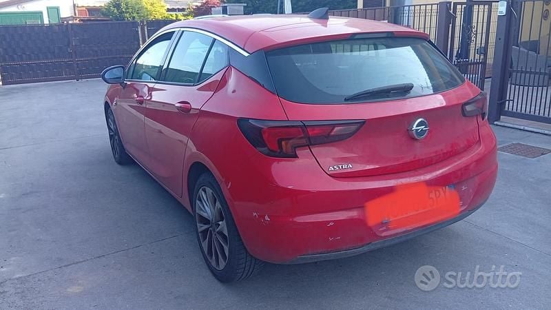 Usata Opel Astra 130 CV (95 kW) 2016 Berlina