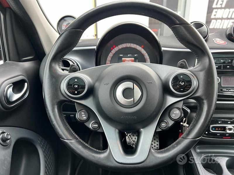 Usata Smart ForFour Brabus 90 CV (66 kW) 2018 Rosso Utilitaria