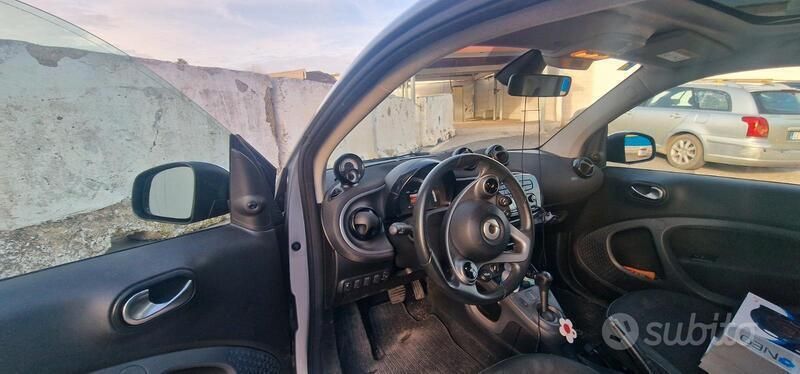 Usata 2017 Smart ForTwo Coupé Coupé | 11.800 € (Molto cara) - Immagine 1/4