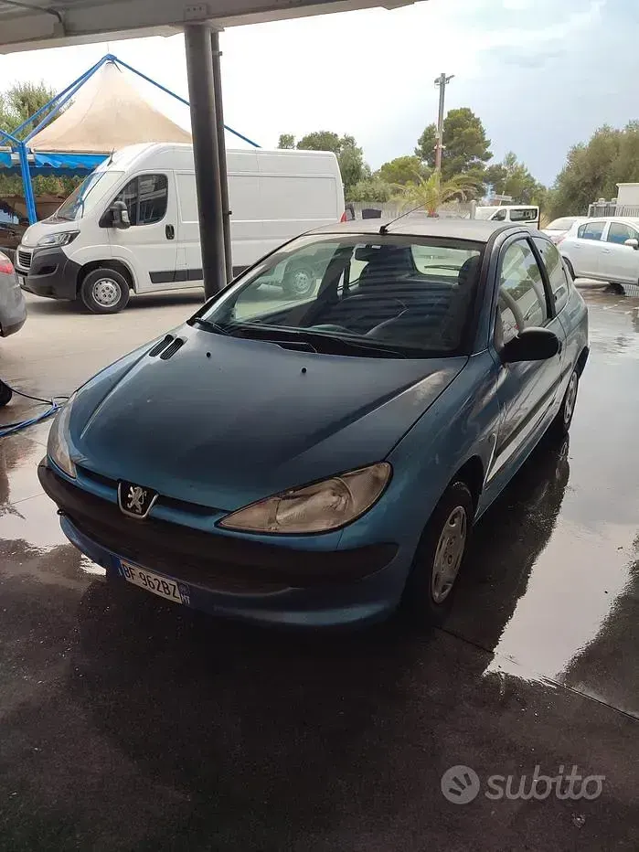 Usata Peugeot 206 60 CV (44 kW) 1999 Bluazzurro Utilitaria