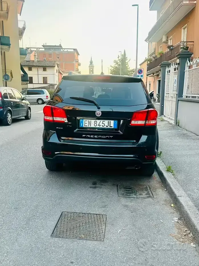 Usata Fiat Freemont 170 CV (125 kW) 2013 Nero SUV