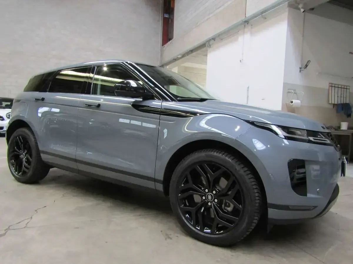 Usata Land Rover Range Rover evoque SE Dynamic 163 CV (119 kW) 2022 Grigio metallizzato SUV