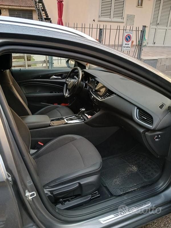 Usata Opel Insignia 136 CV (100 kW) 2018 Grigio Station wagon