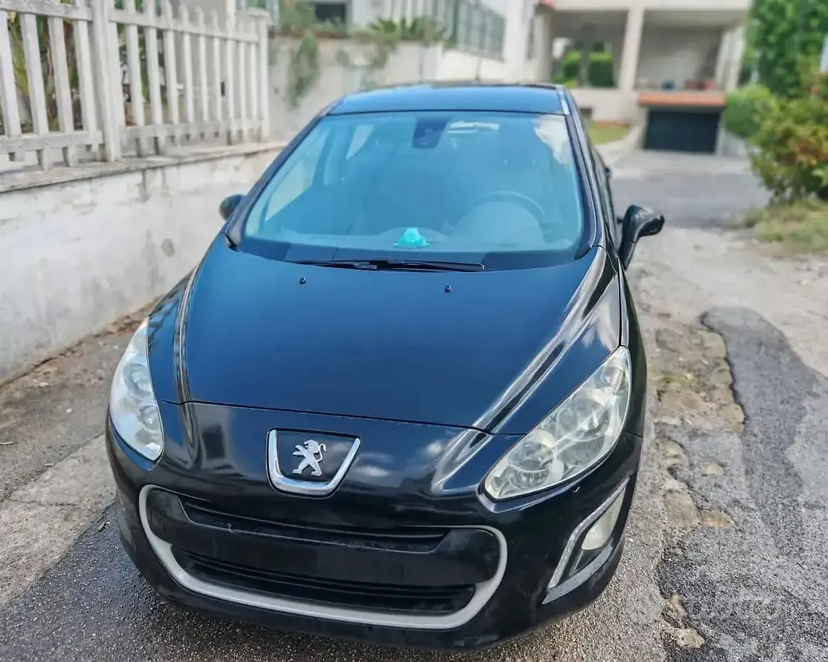 Usata Peugeot 308 92 CV (67 kW) 2012 Nero Berlina