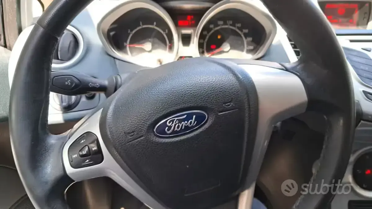 Usata Ford Fiesta Titanium 95 CV (69 kW) 2010 Nero Berlina