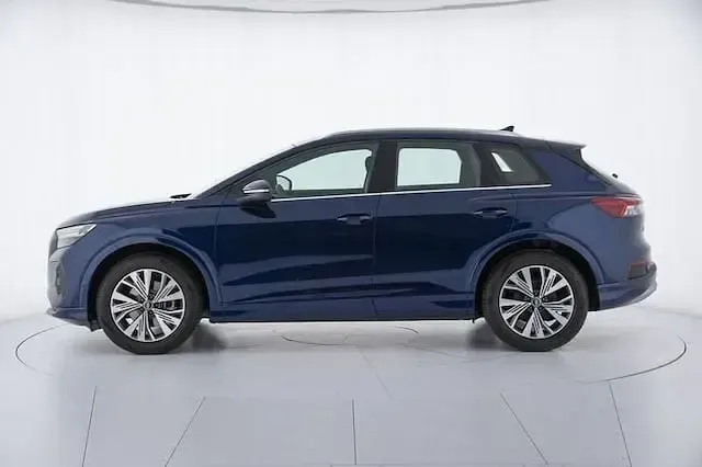 Usata Audi Q4 e-tron Advanced Plus 125 kW (170 CV) 2023 Blu navarra metallizzato SUV