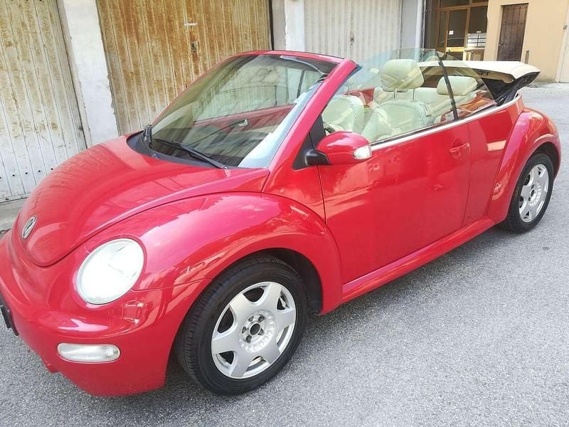 Usata VW New Beetle Cabriolet Edition 102 CV (75 kW) 2005 Rosso Cabrio