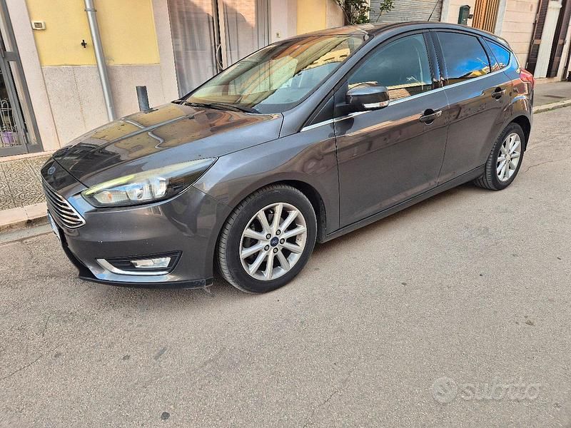 Usata Ford Focus Titanium S 120 CV (88 kW) 2015 Grigio Berlina