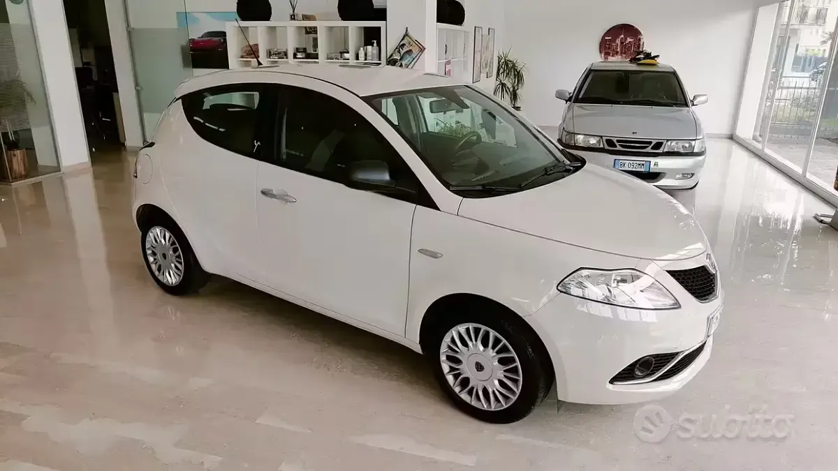 Usata Lancia Ypsilon 69 CV (50 kW) 2017 Beige Utilitaria