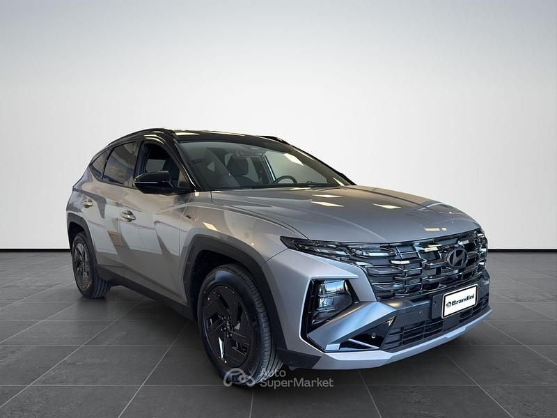 Nuova Hyundai Tucson 150 CV (110 kW) 2026 Shimmering silver  two tone SUV
