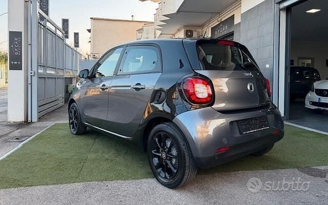 Usata Smart ForFour Passion 90 CV (66 kW) 2017 Grigio Utilitaria