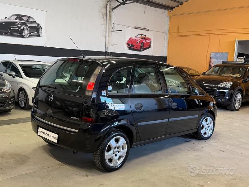 Usata Opel Meriva Cosmo 74 CV (54 kW) 2009 Nero Monovolume