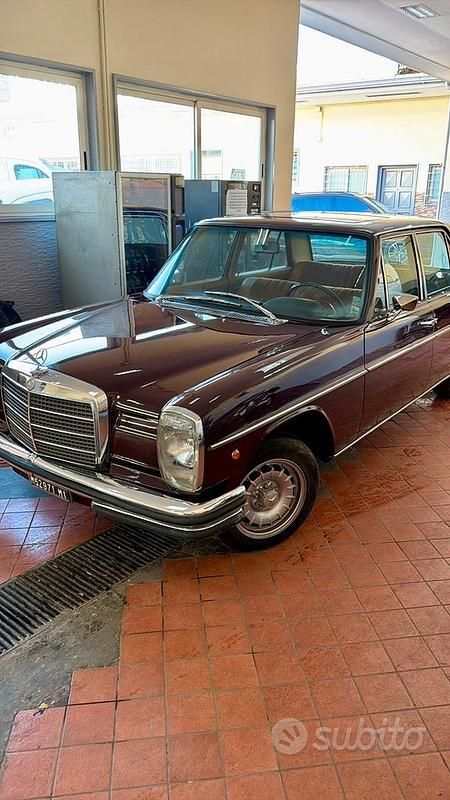 Usata Mercedes W114 1970 Rosso Berlina