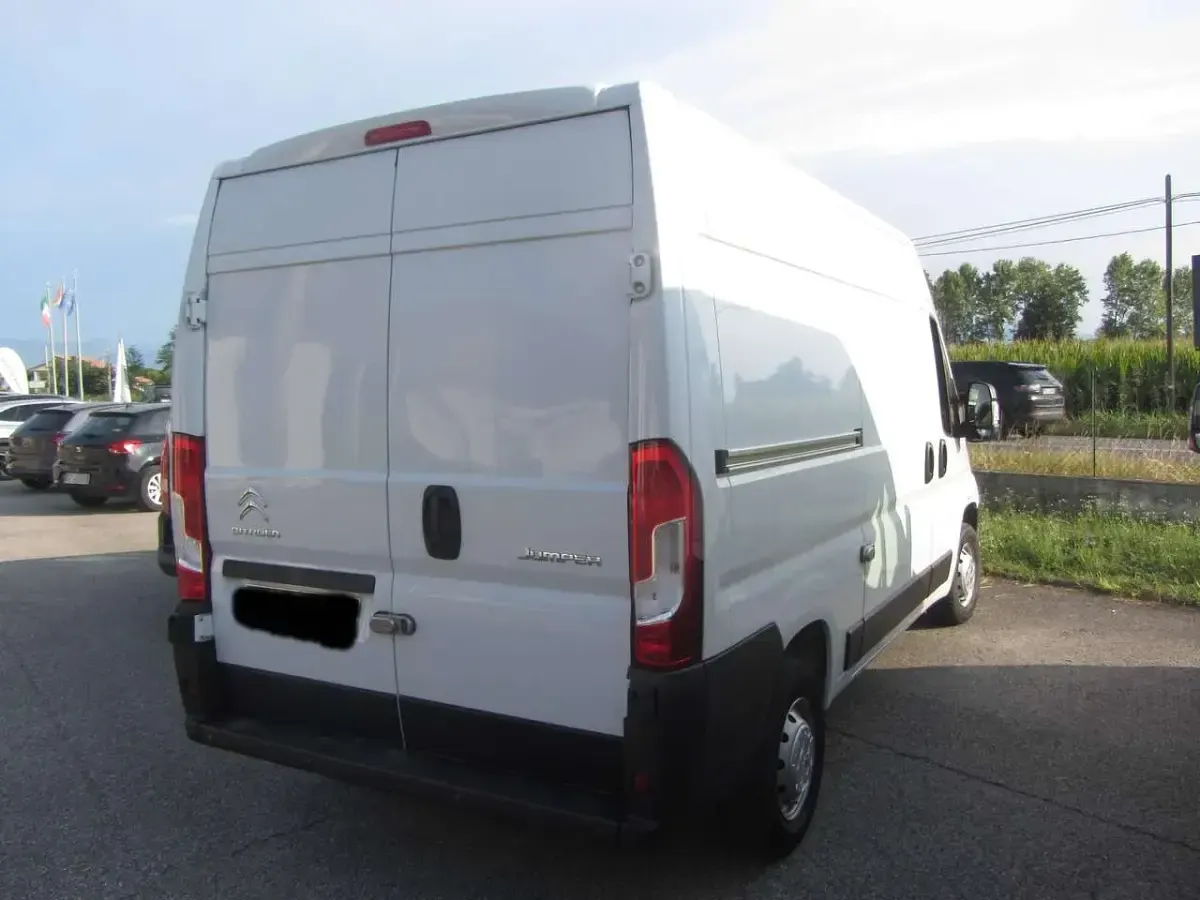 Usata Citroën Jumper 140 CV (102 kW) 2024 Bianco Monovolume