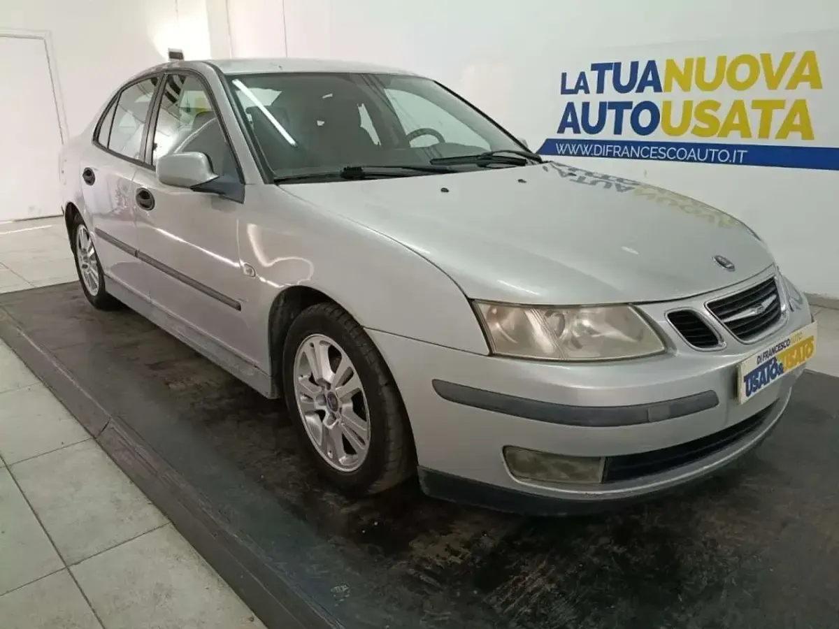 Usata Saab 9-3 Vector 120 CV (88 kW) 2005 Argento metallizzato Berlina