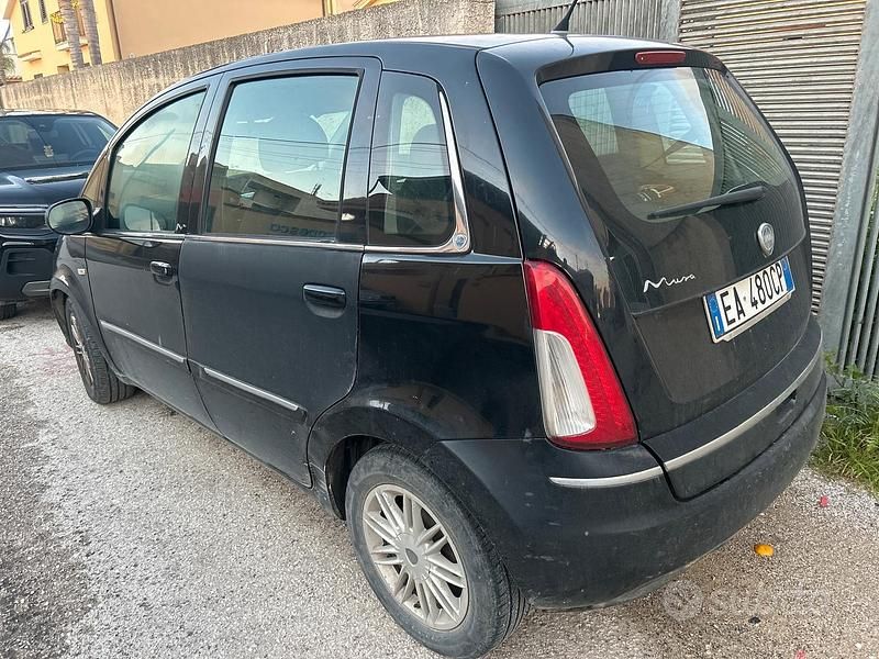 Usata Lancia Musa 90 CV (66 kW) 2009 Nero Monovolume