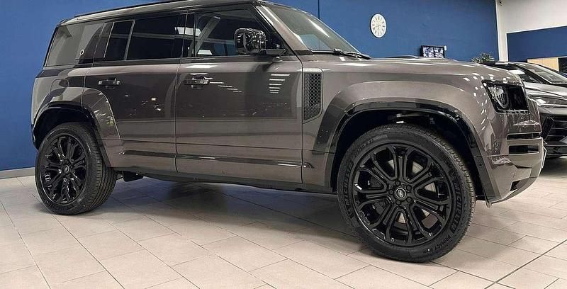 Nuova Land Rover Defender 635 CV (467 kW) 2025 Grigio SUV