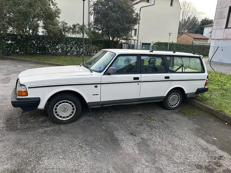 Usata Volvo Polar 109 CV (80 kW) 1992 Bianco Station wagon