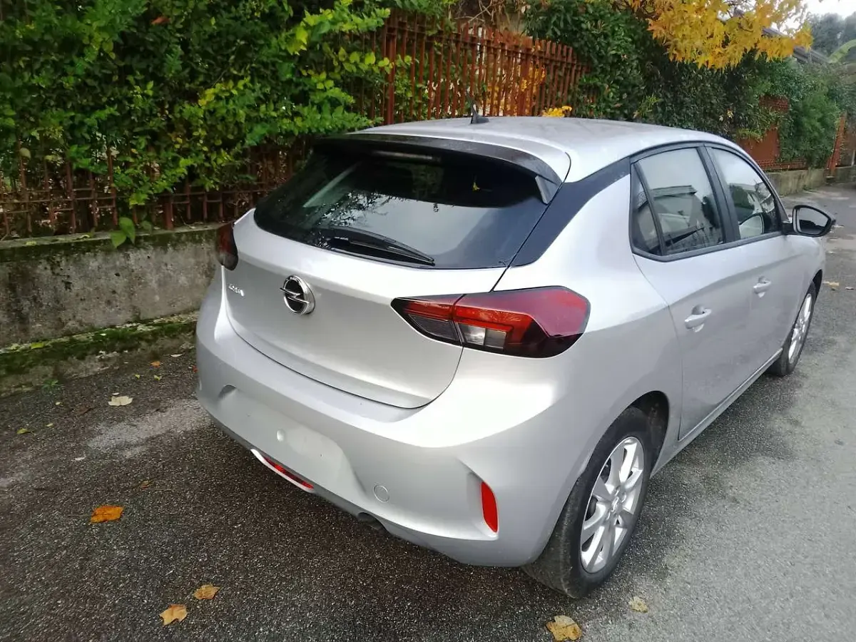 Usata Opel Corsa 75 CV (55 kW) 2023 Argento Utilitaria