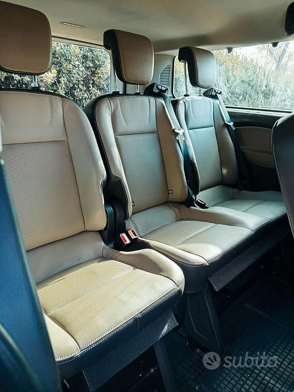 Usata Ford Tourneo Custom 155 CV (114 kW) 2015 Nero Furgone