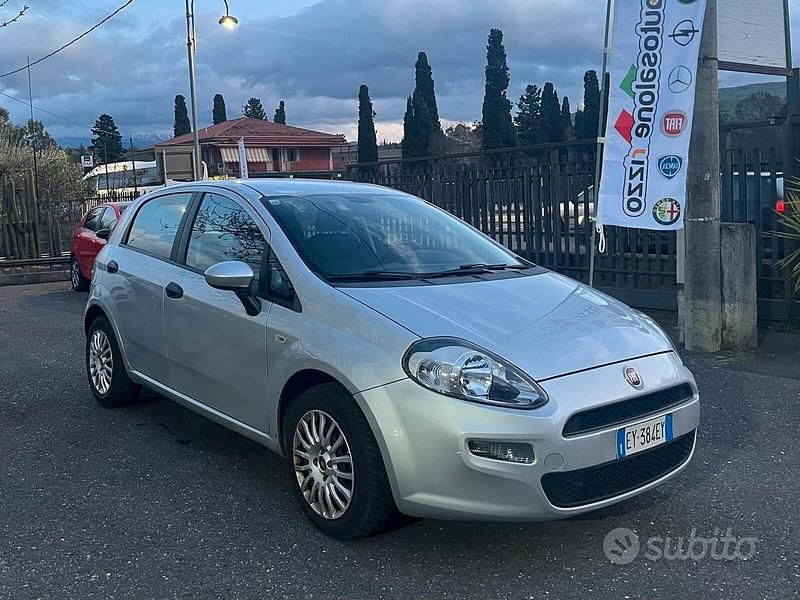 Usata Fiat Punto Street 75 CV (55 kW) 2015 Grigio Berlina