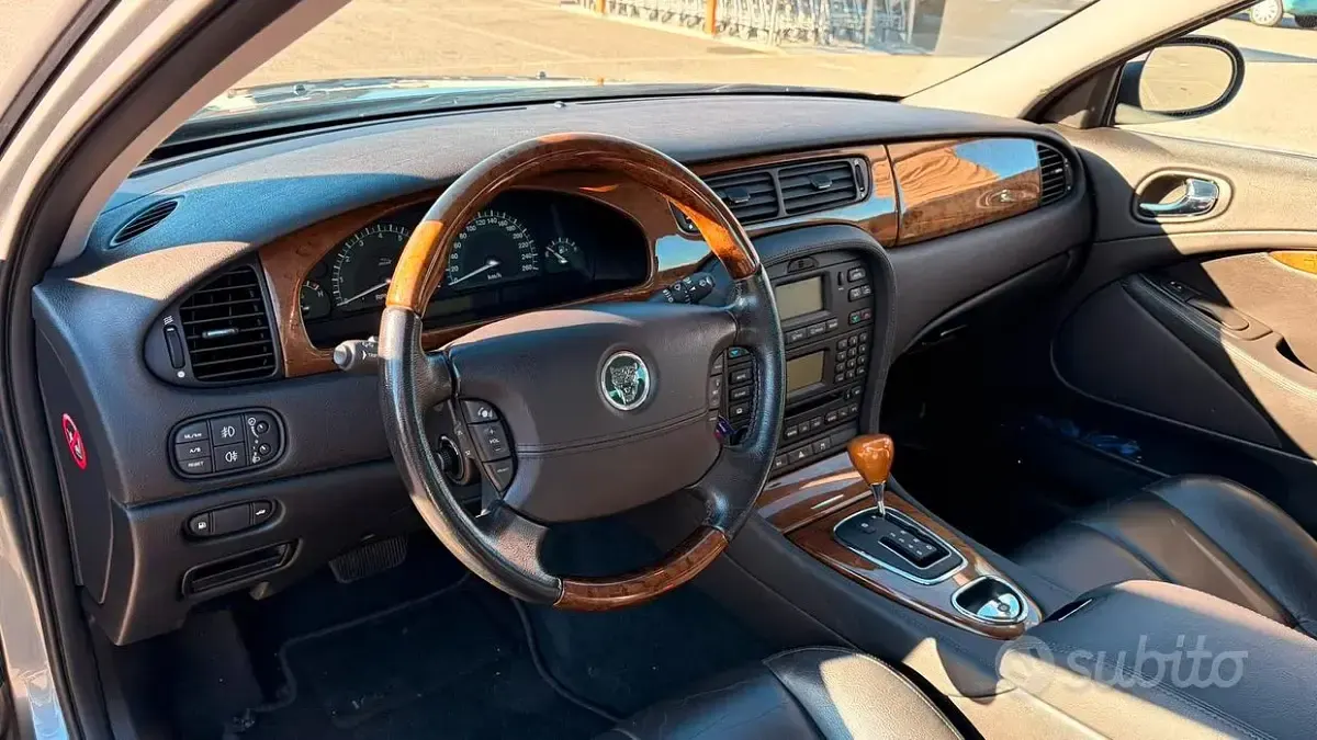 Usata Jaguar S-Type Executive 200 CV (147 kW) 2002 Grigio Berlina