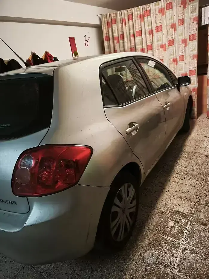 Usata Toyota Auris 90 CV (66 kW) 2008 Grigio Utilitaria